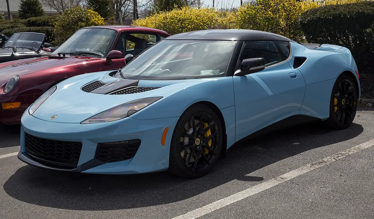 Lotus Evora exterior (photo from Wikimedia Commons)