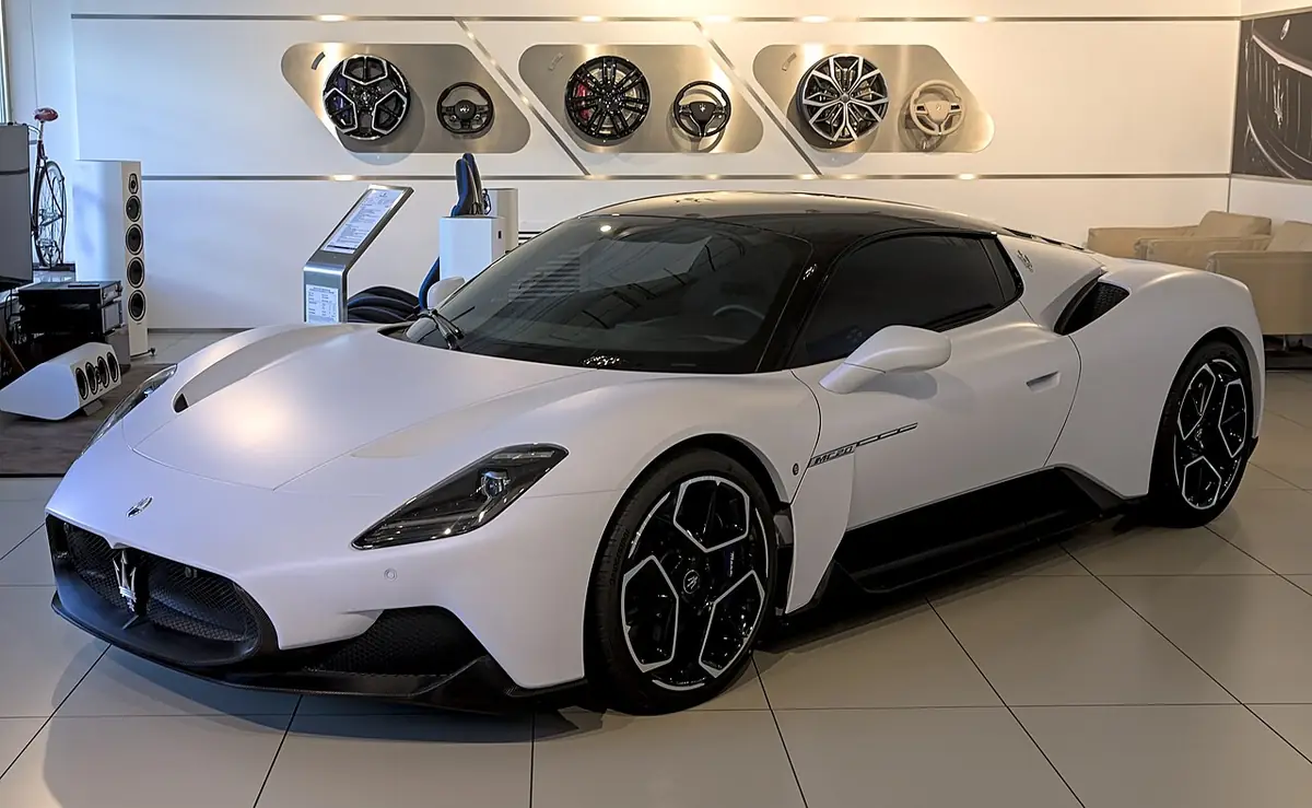 Maserati MC20 exterior (photo from Wikimedia Commons)