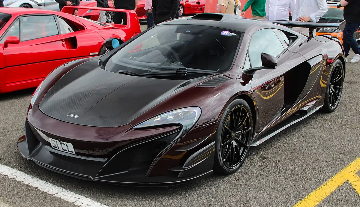 McLaren MSO HS exterior (photo from Wikimedia Commons)