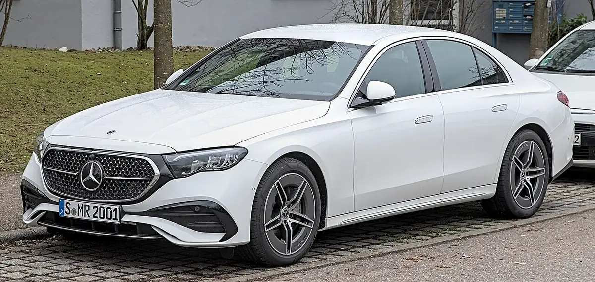 Mercedes-Benz E-Class exterior (photo from Wikimedia Commons)