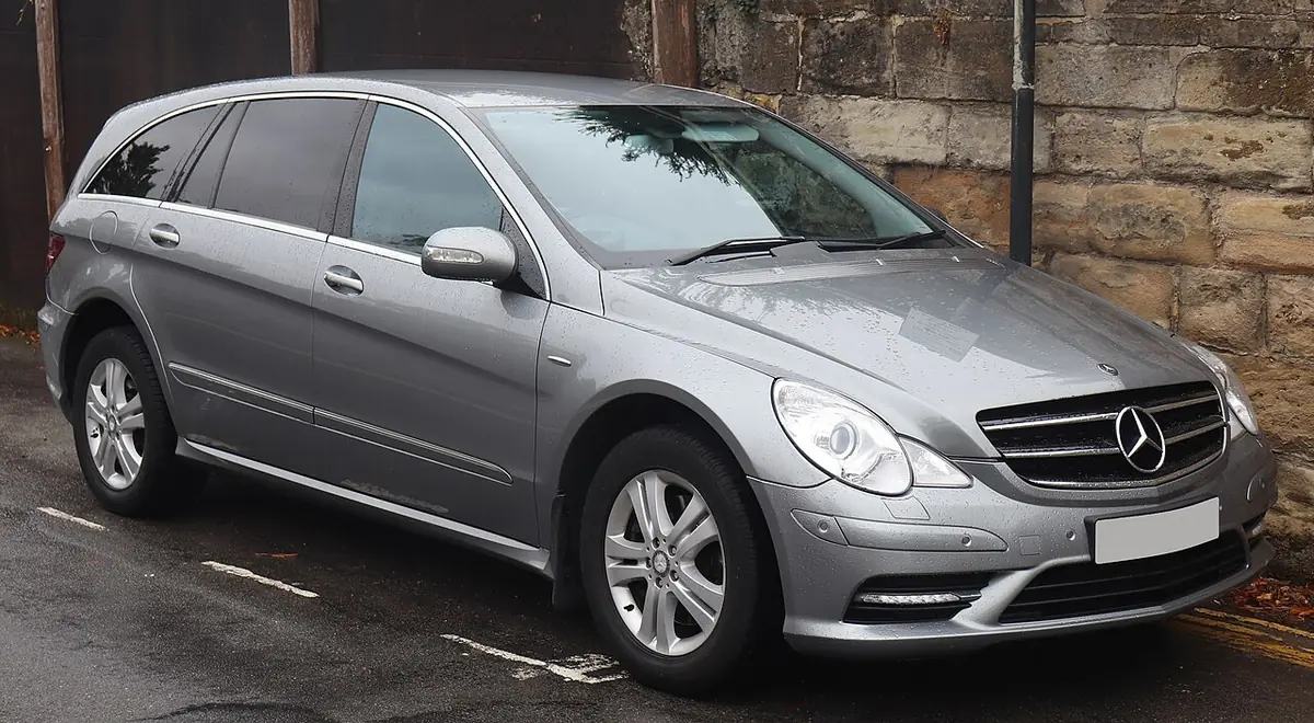 Mercedes-Benz R-Class exterior (photo from Wikimedia Commons)