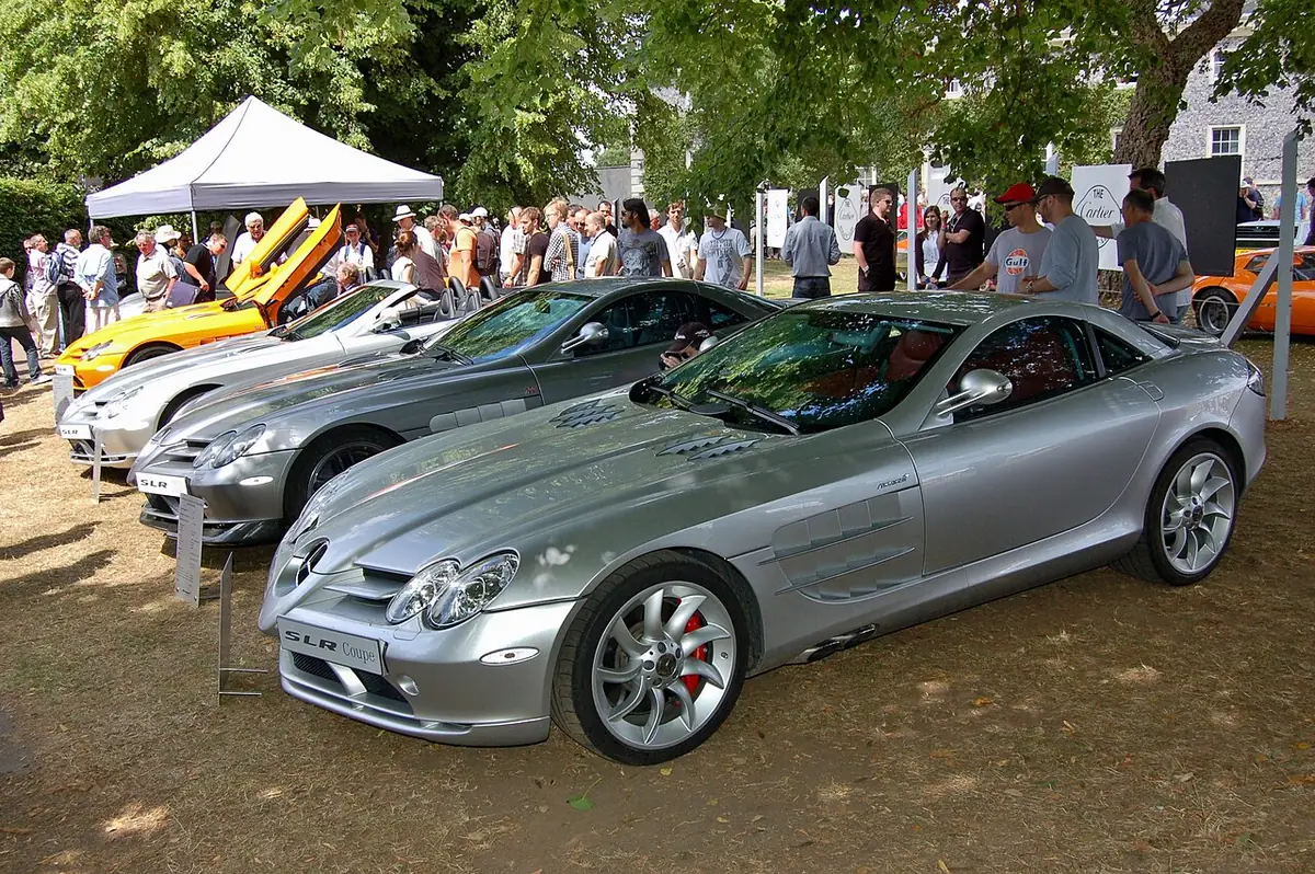 Mercedes-Benz SLR exterior (photo from Wikimedia Commons)