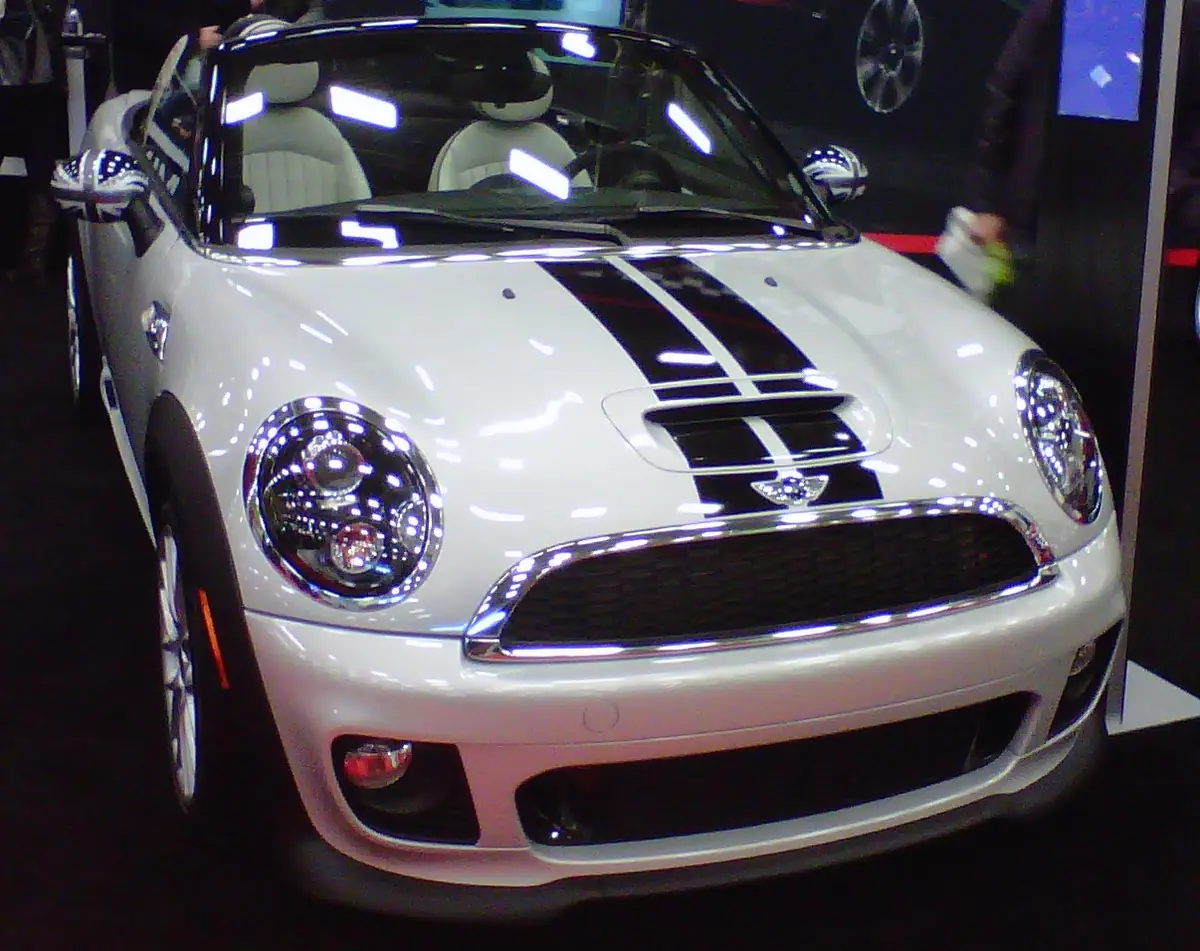 MINI Roadster exterior (photo from Wikimedia Commons)