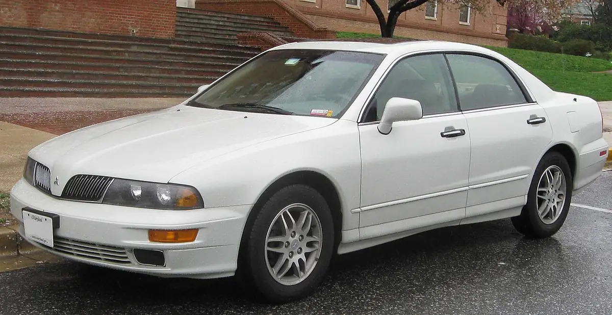 Mitsubishi Diamante exterior (photo from Wikimedia Commons)