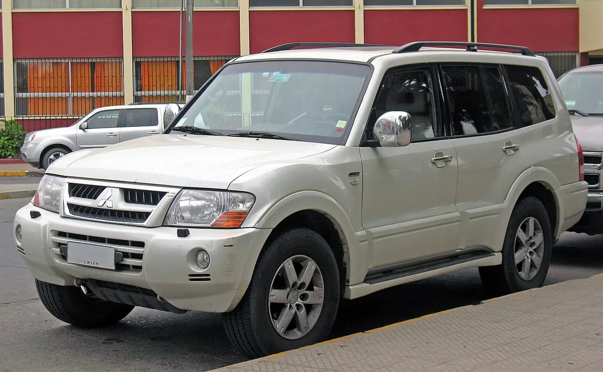 Mitsubishi Montero exterior (photo from Wikimedia Commons)