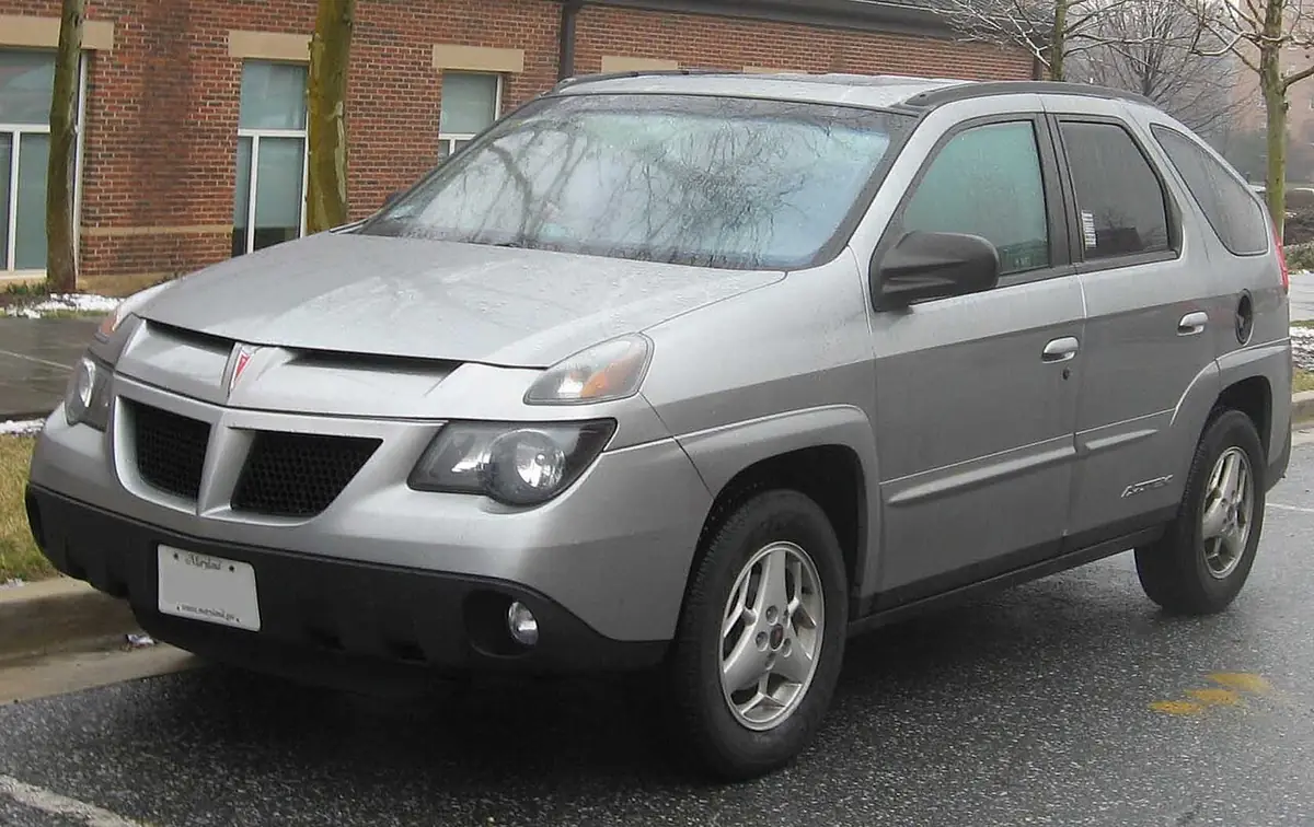 Pontiac Aztek exterior (photo from Wikimedia Commons)