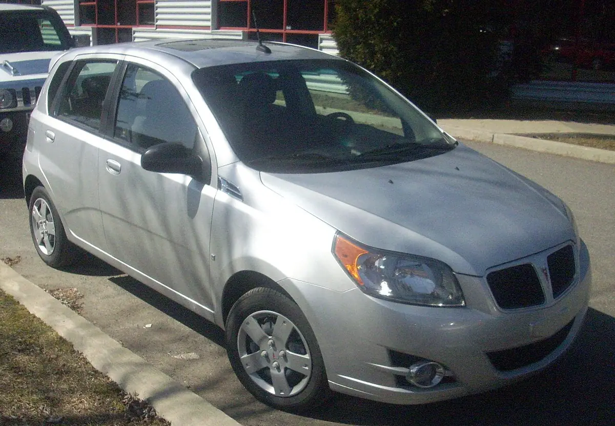 Pontiac G3 exterior (photo from Wikimedia Commons)