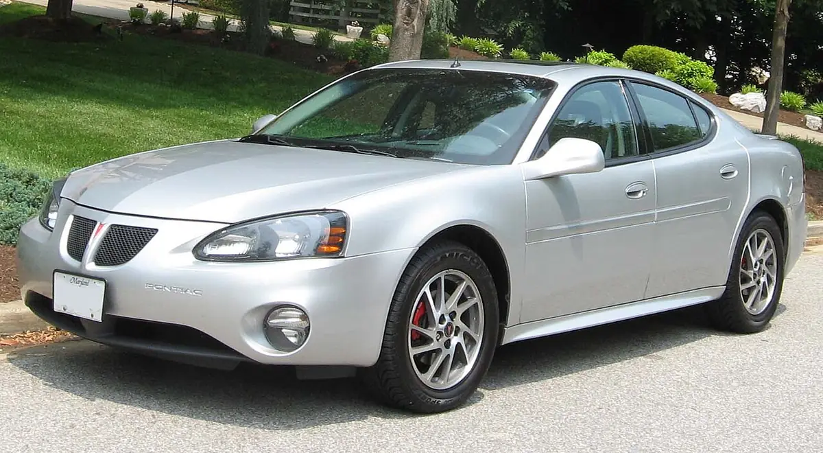 Pontiac Grand Prix exterior (photo from Wikimedia Commons)