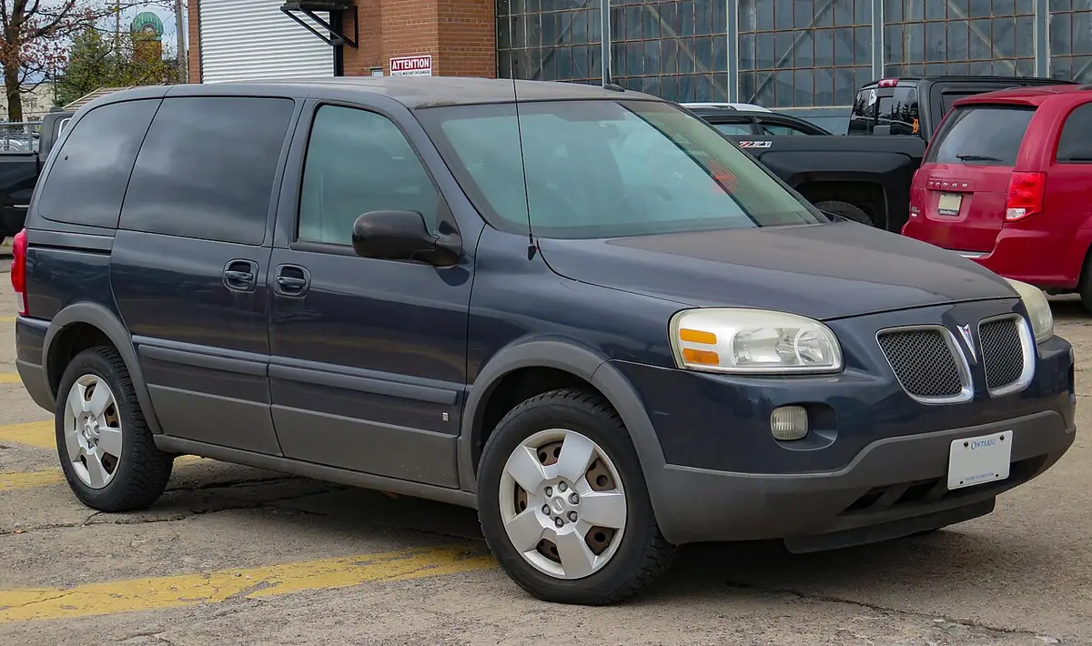 Pontiac vehicle (photo from Wikimedia Commons)