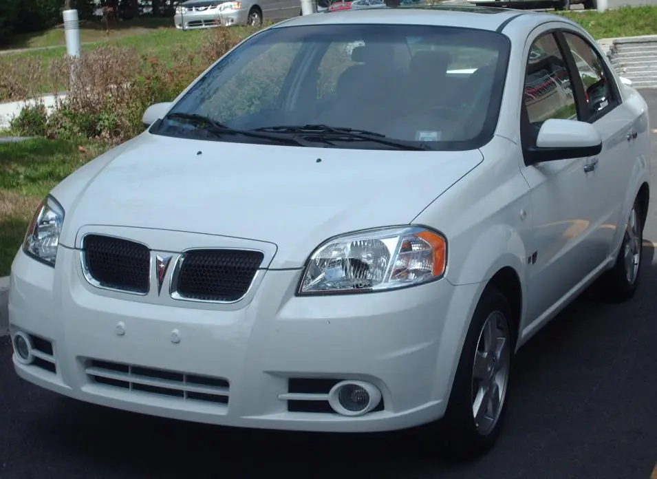 Pontiac Wave exterior (photo from Wikimedia Commons)