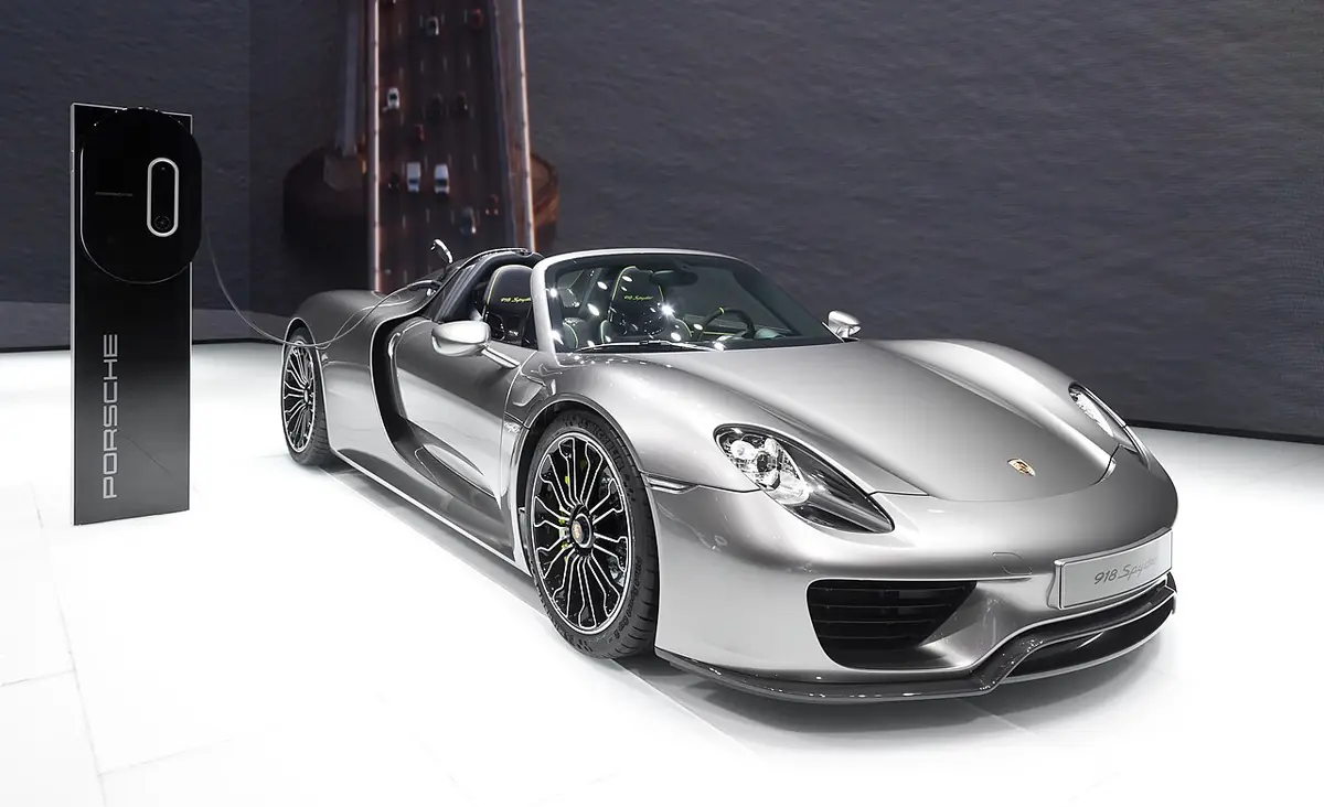 Porsche 918 Spyder exterior (photo from Wikimedia Commons)