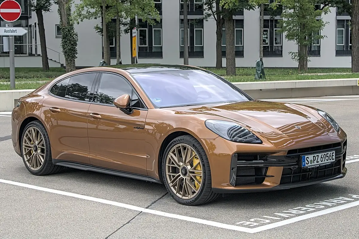 Porsche Panamera exterior (photo from Wikimedia Commons)