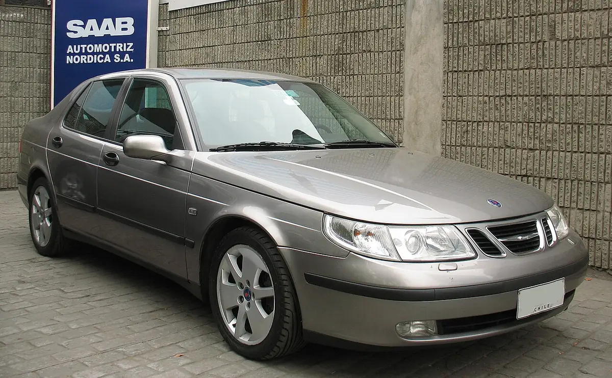 Saab 9-5 exterior (photo from Wikimedia Commons)
