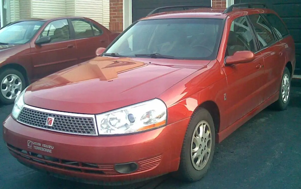 Saturn L-Series Wagon exterior (photo from Wikimedia Commons)