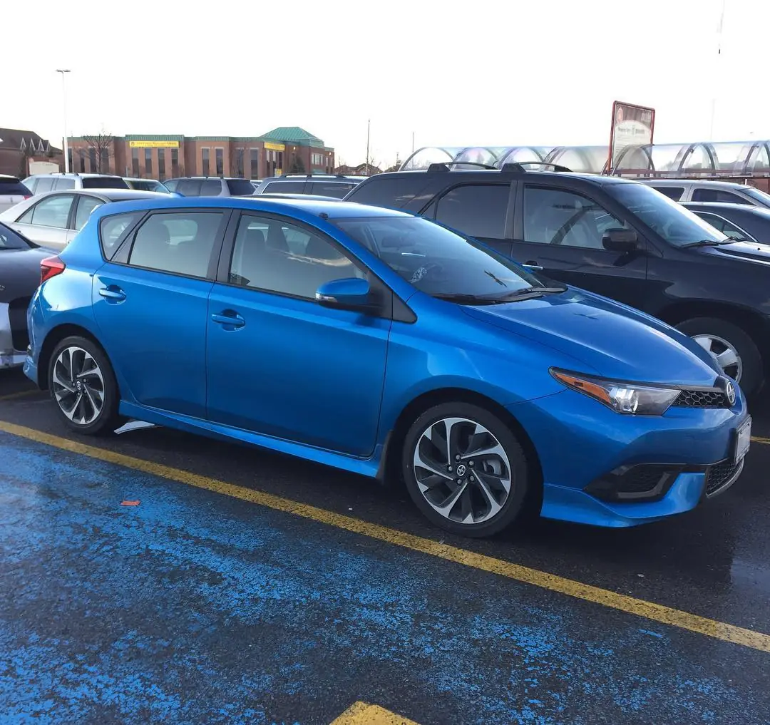 Scion iM exterior (photo from Wikimedia Commons)