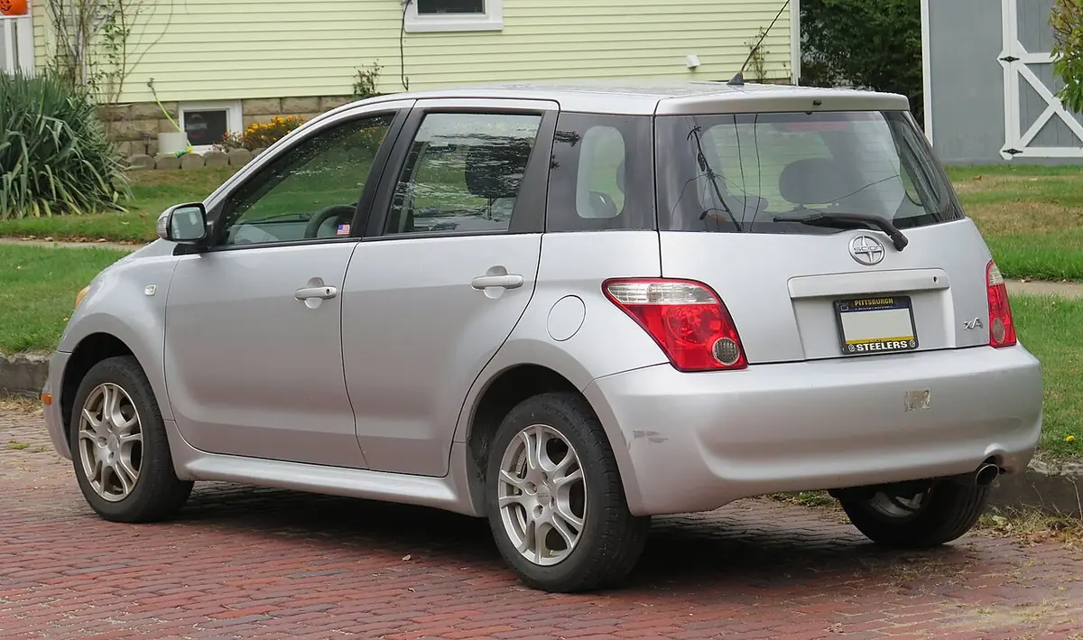 Scion xA exterior (photo from Wikimedia Commons)