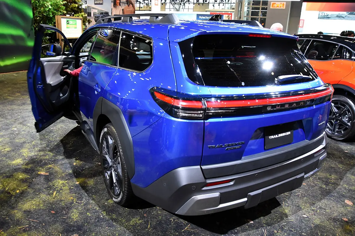 Subaru Trailseeker exterior (photo from Wikimedia Commons)