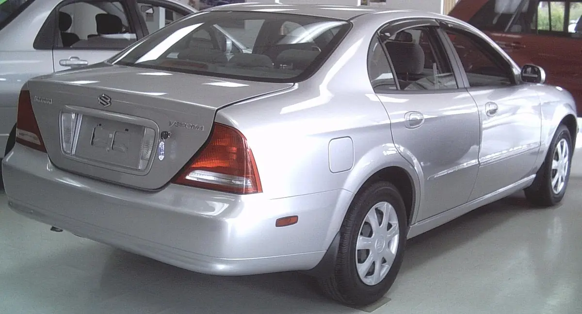 Suzuki Verona exterior (photo from Wikimedia Commons)