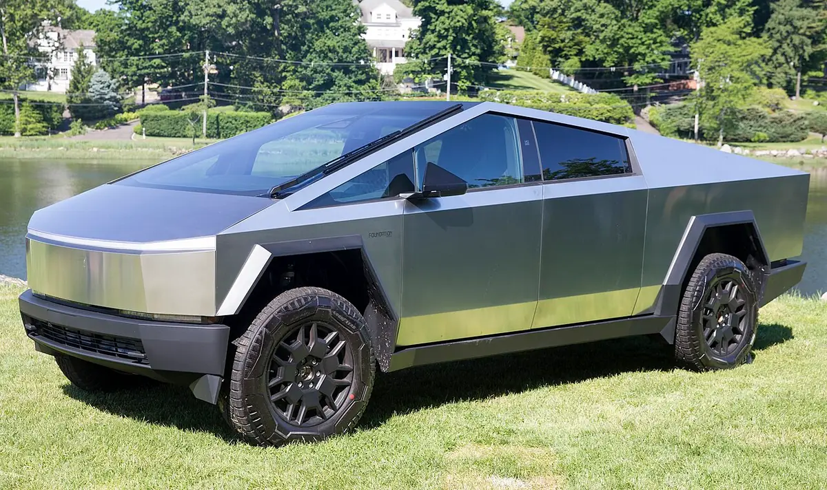 Tesla Cybertruck exterior (photo from Wikimedia Commons)