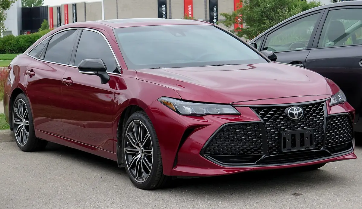 Toyota Avalon (photo from Wikimedia Commons)