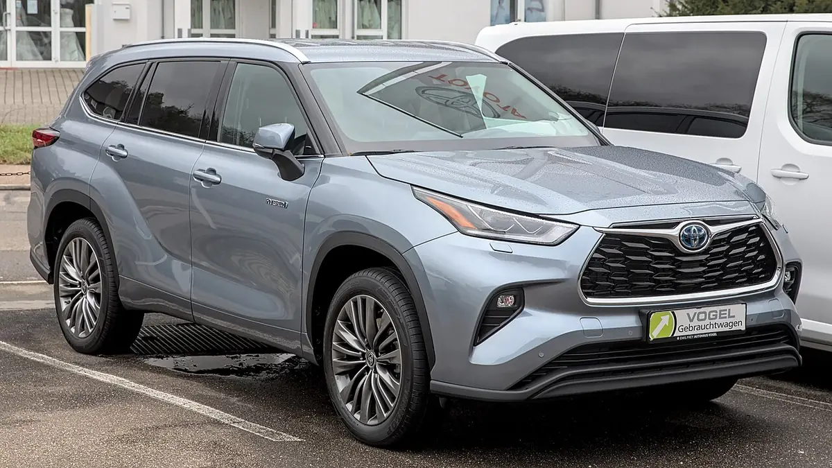 Toyota Highlander (photo from Wikimedia Commons)