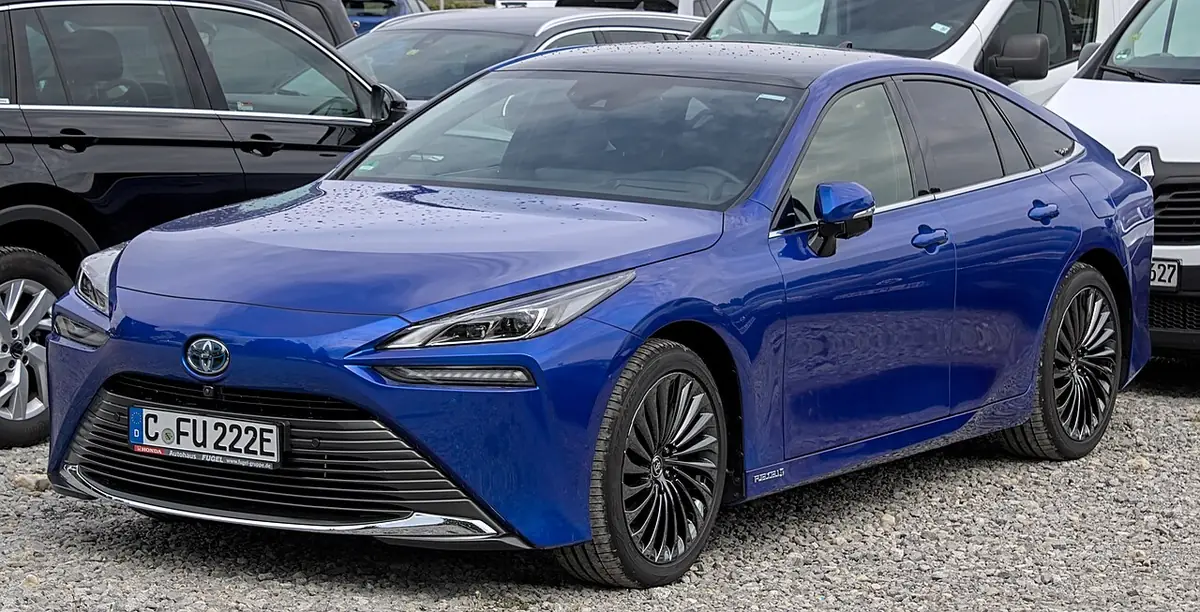 Toyota Mirai exterior (photo from Wikimedia Commons)