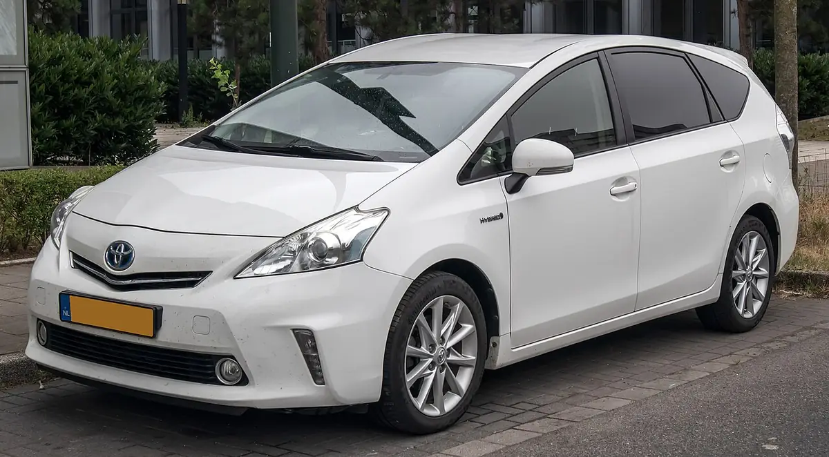 Toyota Prius v (photo from Wikimedia Commons)