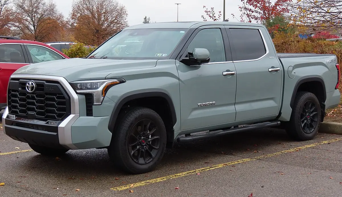 Toyota Tundra (photo from Wikimedia Commons)