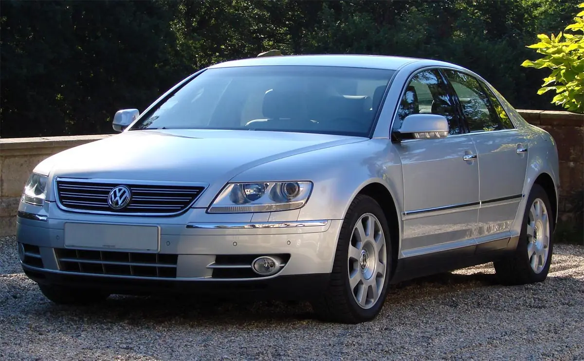 Volkswagen Phaeton exterior (photo from Wikimedia Commons)