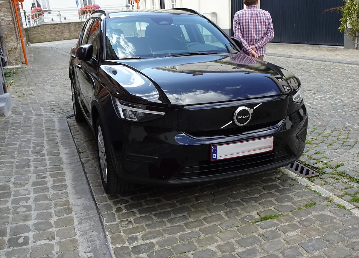Volvo EX40 exterior (photo from Wikimedia Commons)