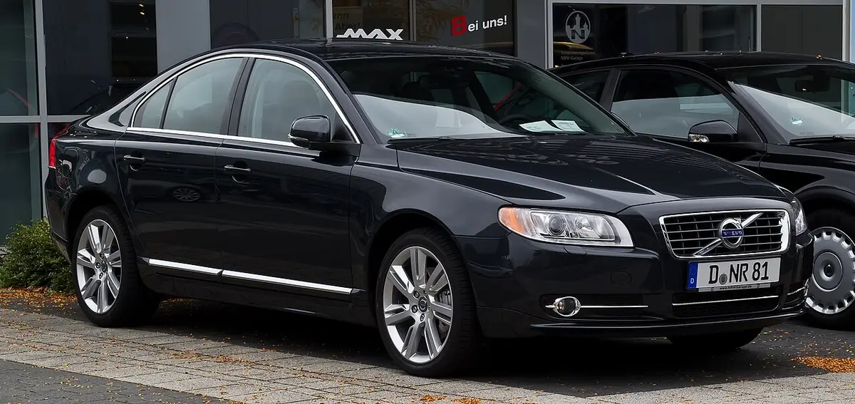 Volvo S80 exterior (photo from Wikimedia Commons)