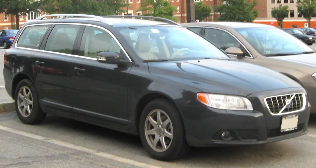 Volvo V70 exterior (photo from Wikimedia Commons)