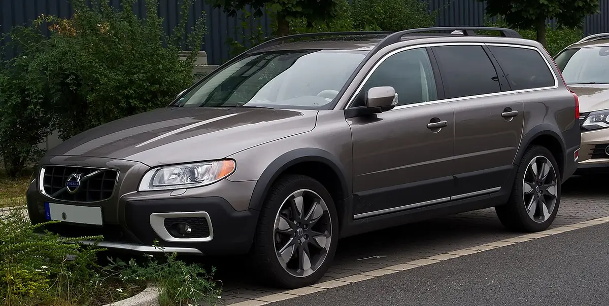 Volvo XC70 exterior (photo from Wikimedia Commons)